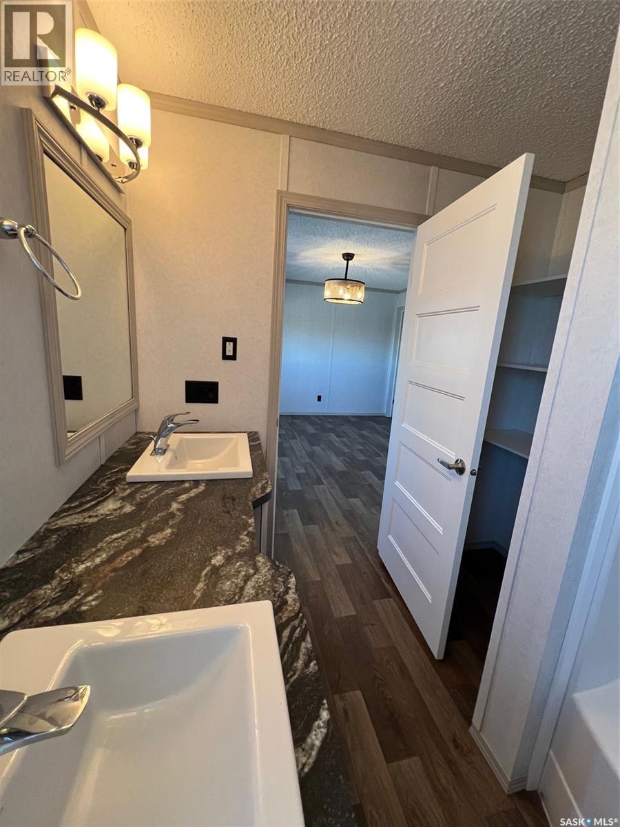 215 1St Street W, Meota, SK - Indoor Photo Showing Bathroom