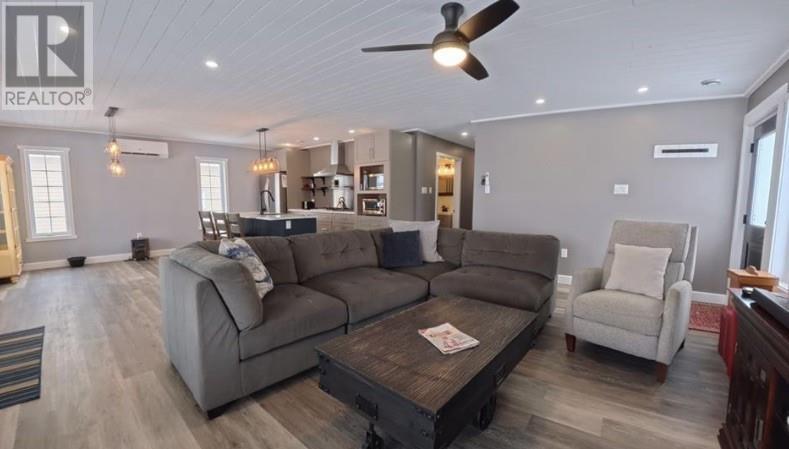 29 Vankoughnet St. E., Little Current, ON - Indoor Photo Showing Living Room