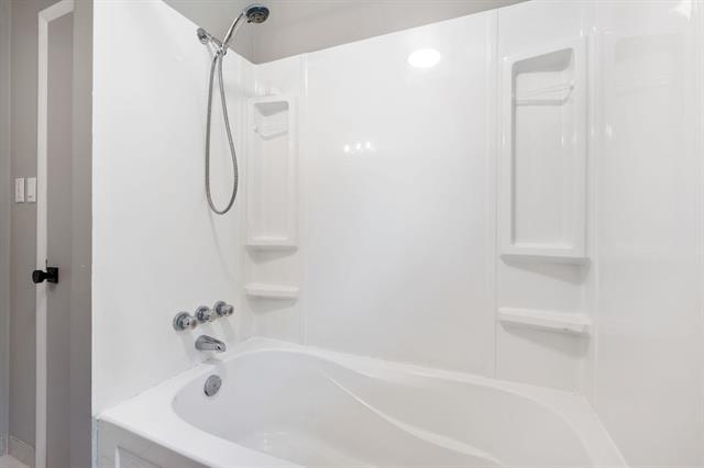 358 Ennis Cr, Treherne, MB