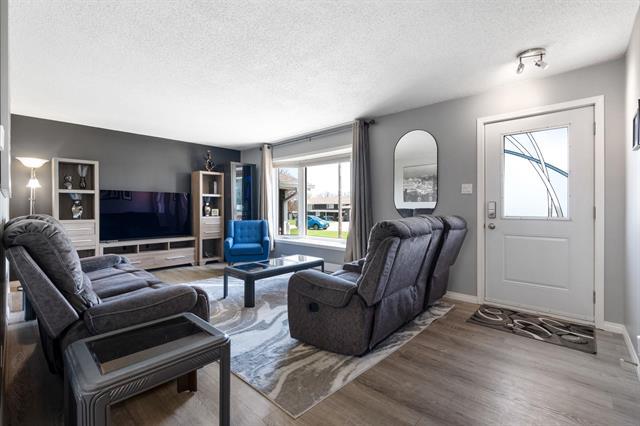 358 Ennis Cr, Treherne, MB