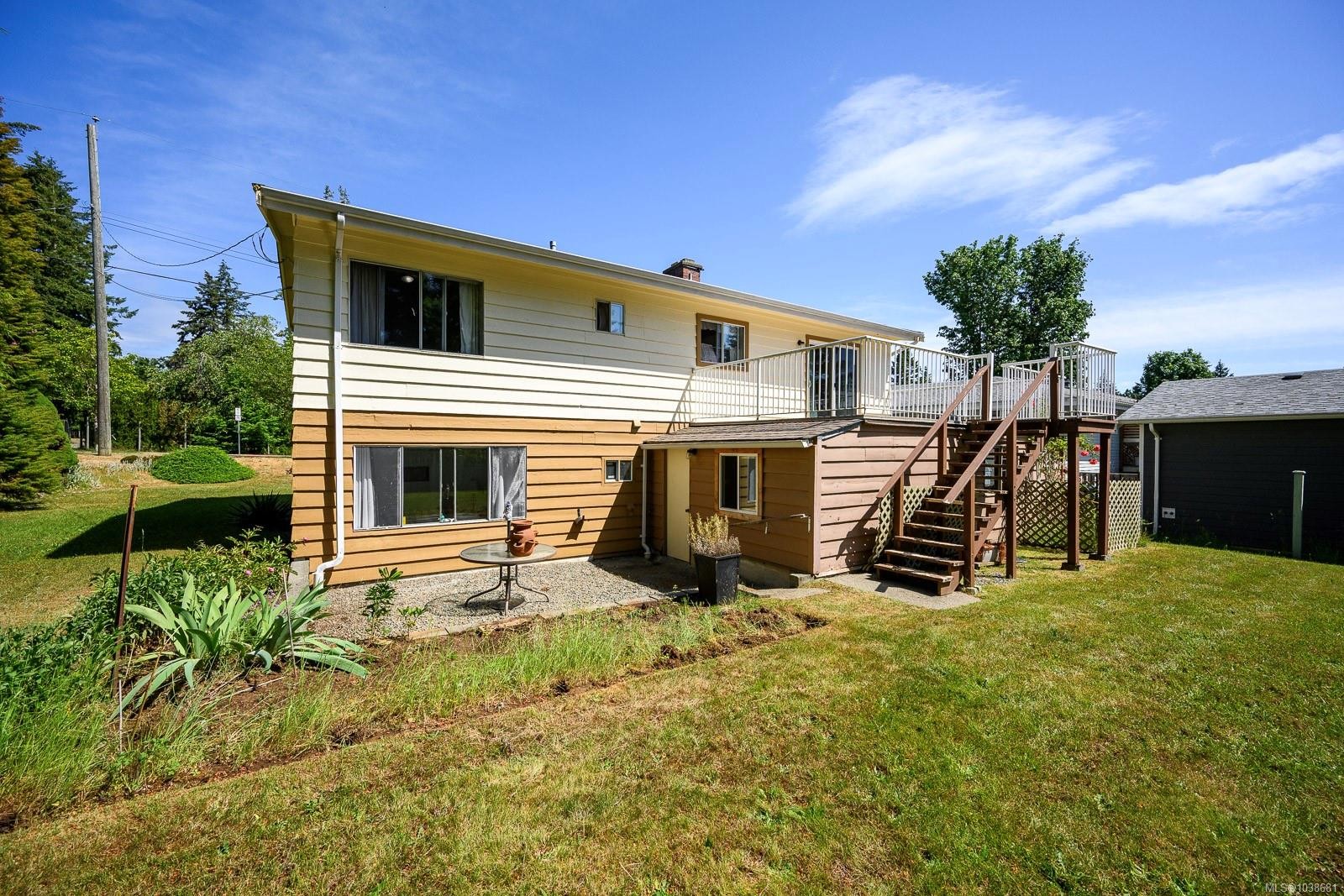 1617 Robb Ave, Comox, BC