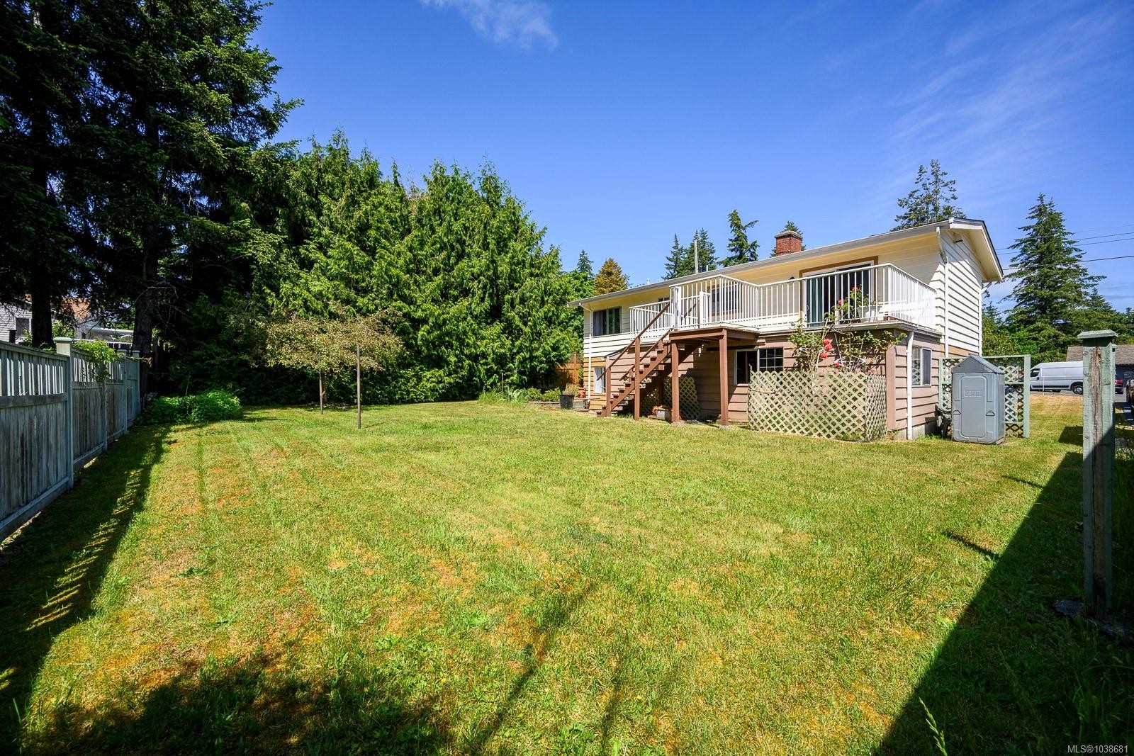 1617 Robb Ave, Comox, BC