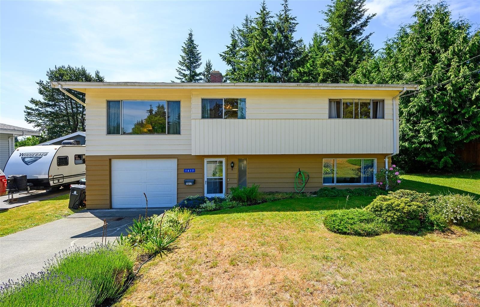 1617 Robb Ave, Comox, BC