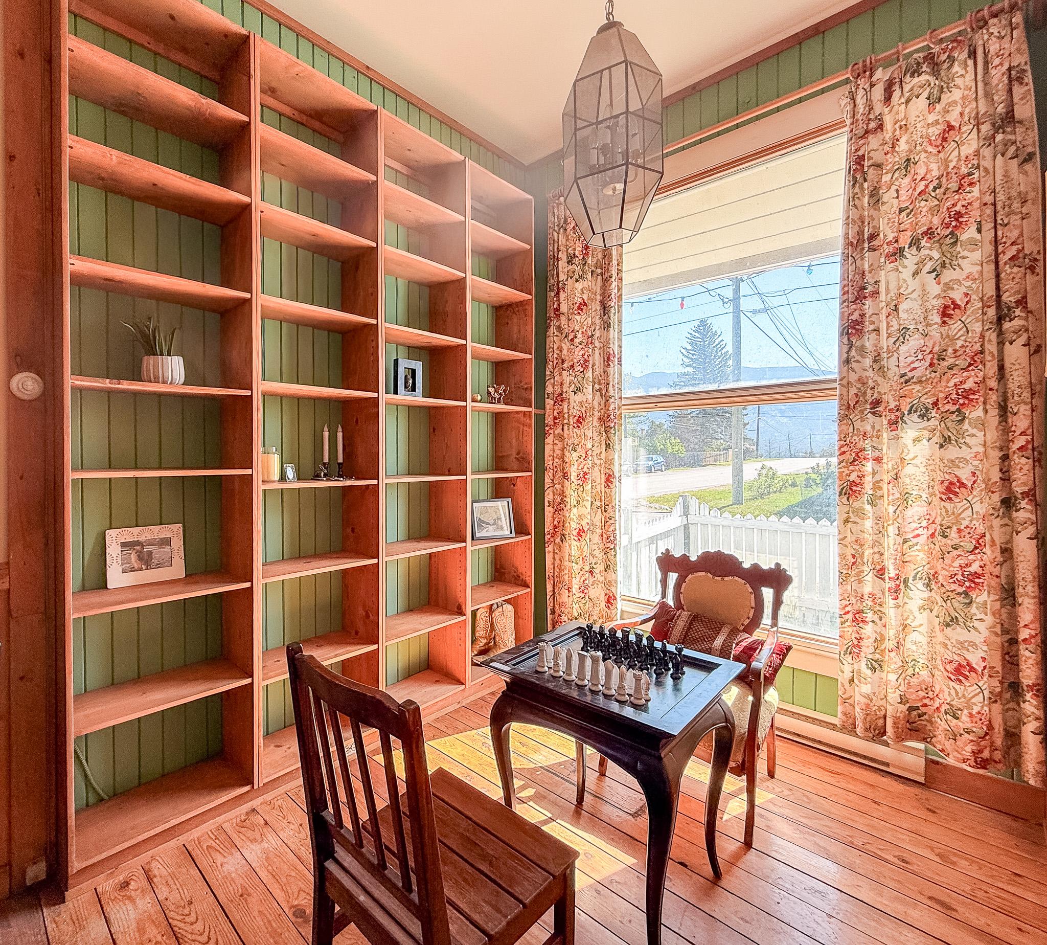 9215 Main Avenue, Wilmer, BC