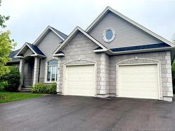 46 Gillespie ST Dieppe, NB E1A 6V3