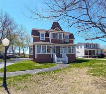 216 Boul. Saint-Pierre O Caraquet, NB E1W 1A5
