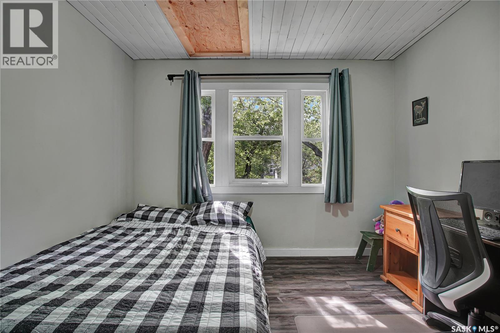 213 H Avenue N, Saskatoon, SK - Indoor Photo Showing Bedroom