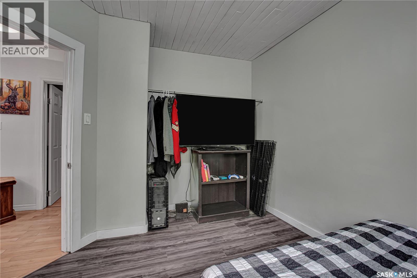 213 H Avenue N, Saskatoon, SK - Indoor Photo Showing Bedroom