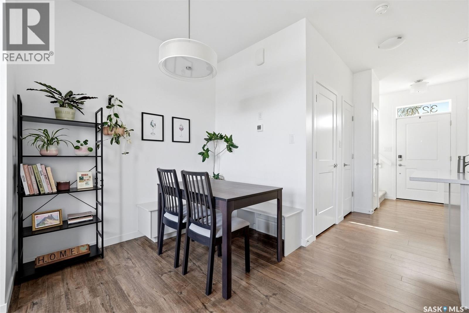 3270 Chuka Boulevard, Regina, SK - Indoor Photo Showing Dining Room