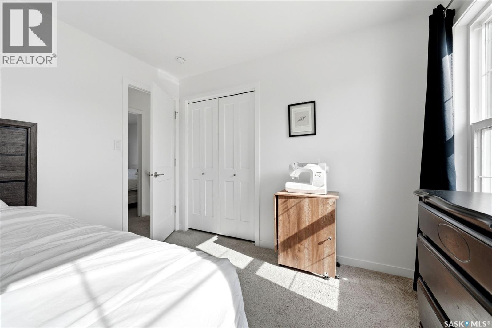 3270 Chuka Boulevard, Regina, SK - Indoor Photo Showing Bedroom