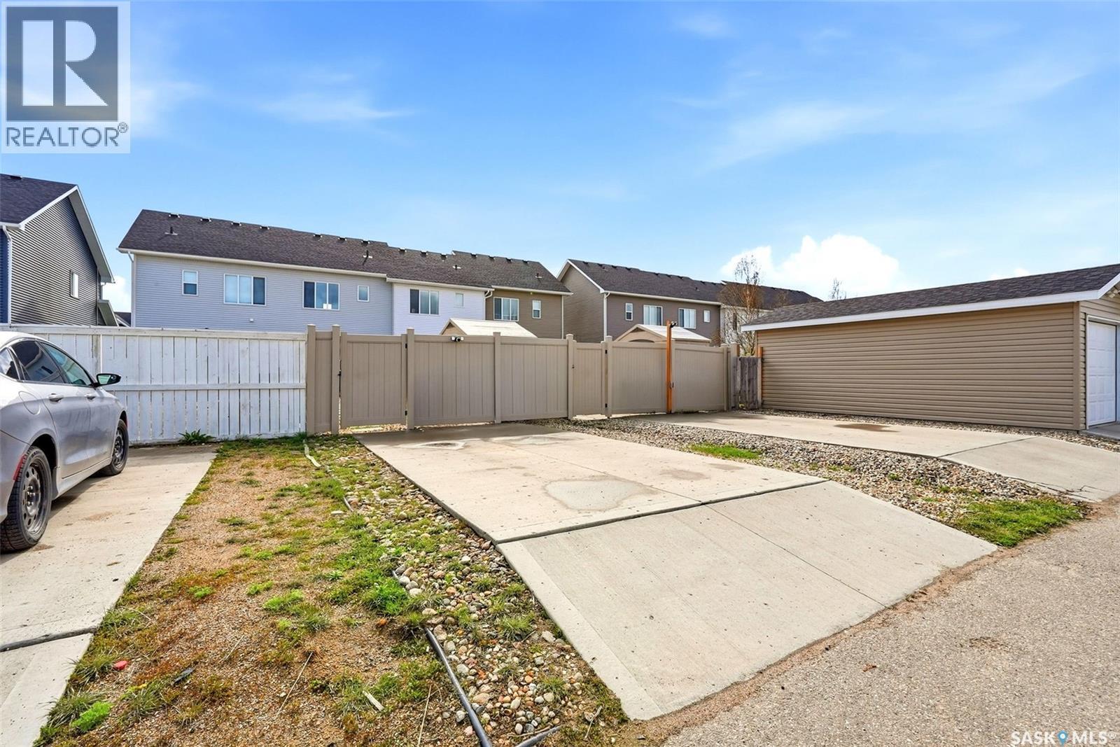 3270 Chuka Boulevard, Regina, SK - Outdoor
