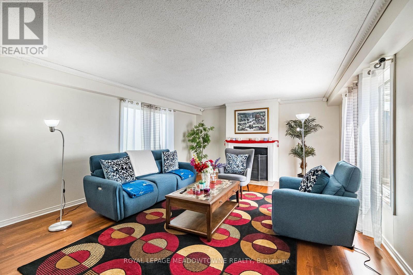 1157 Kos Boulevard, Mississauga, ON - Indoor Photo Showing Living Room With Fireplace