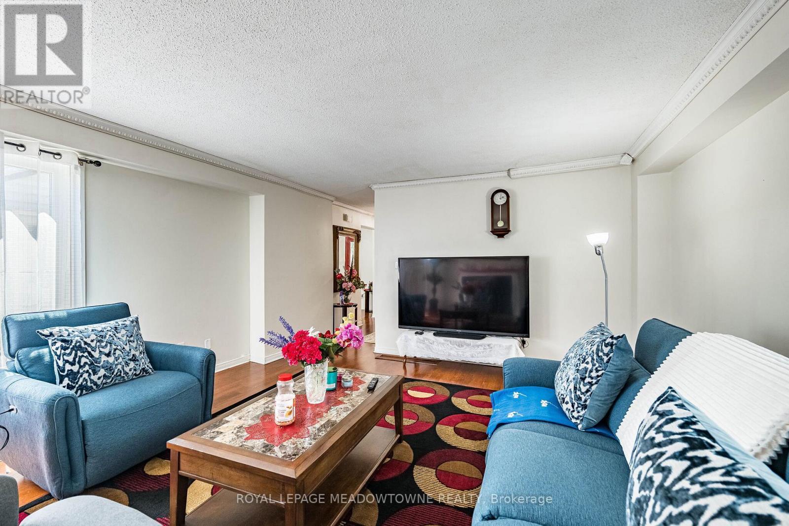 1157 Kos Boulevard, Mississauga, ON - Indoor Photo Showing Living Room