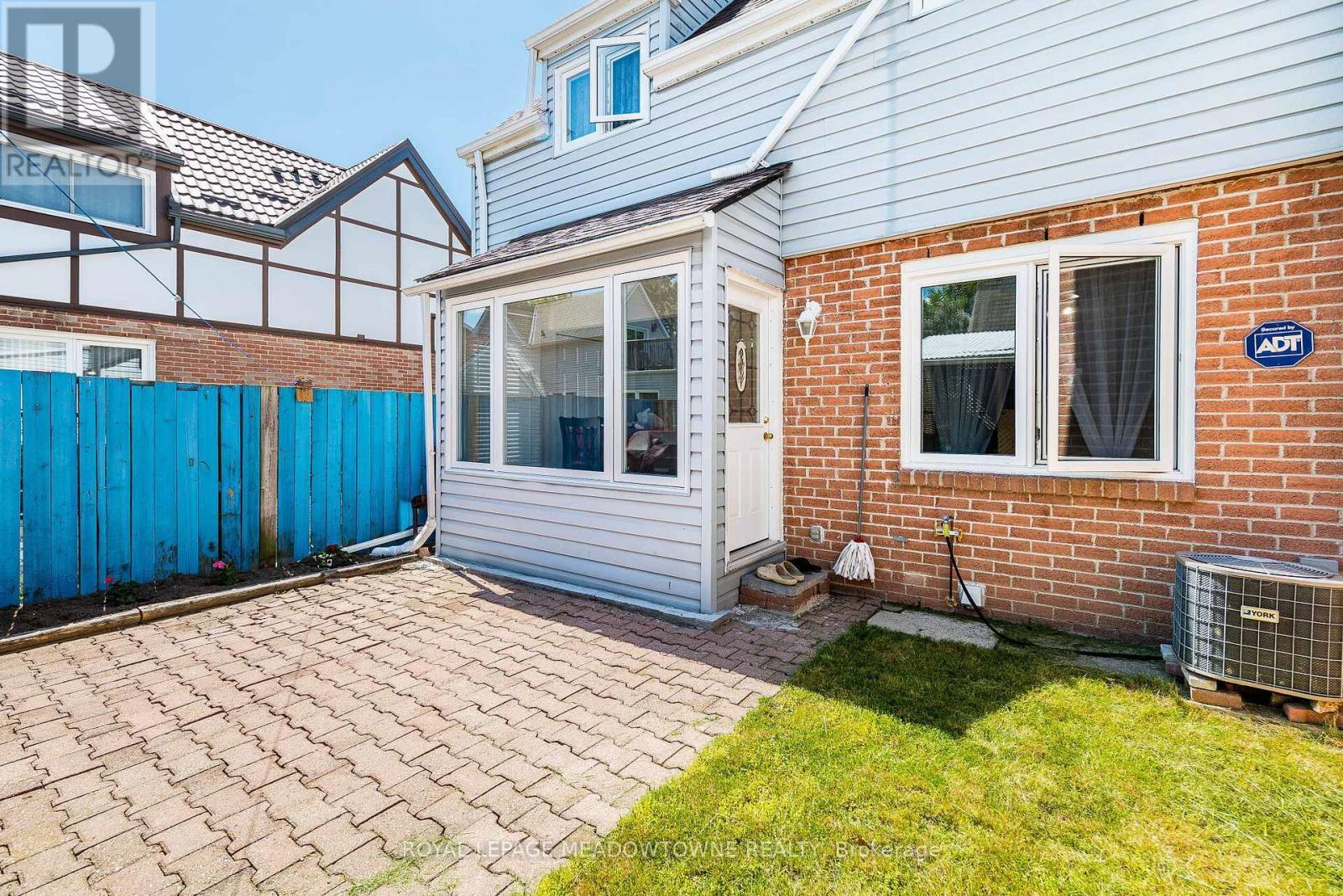 1157 Kos Boulevard, Mississauga, ON - Outdoor