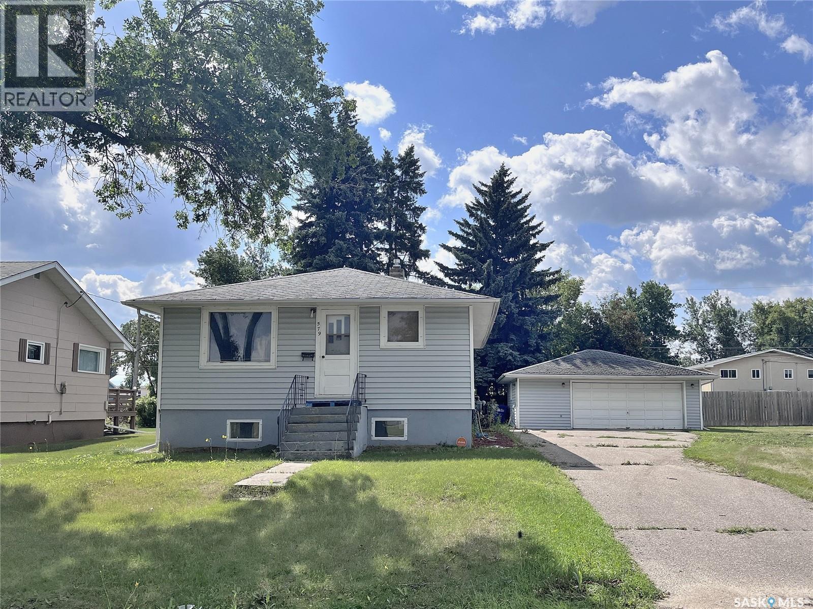 579 25Th Street E, Prince Albert, SK - Outdoor