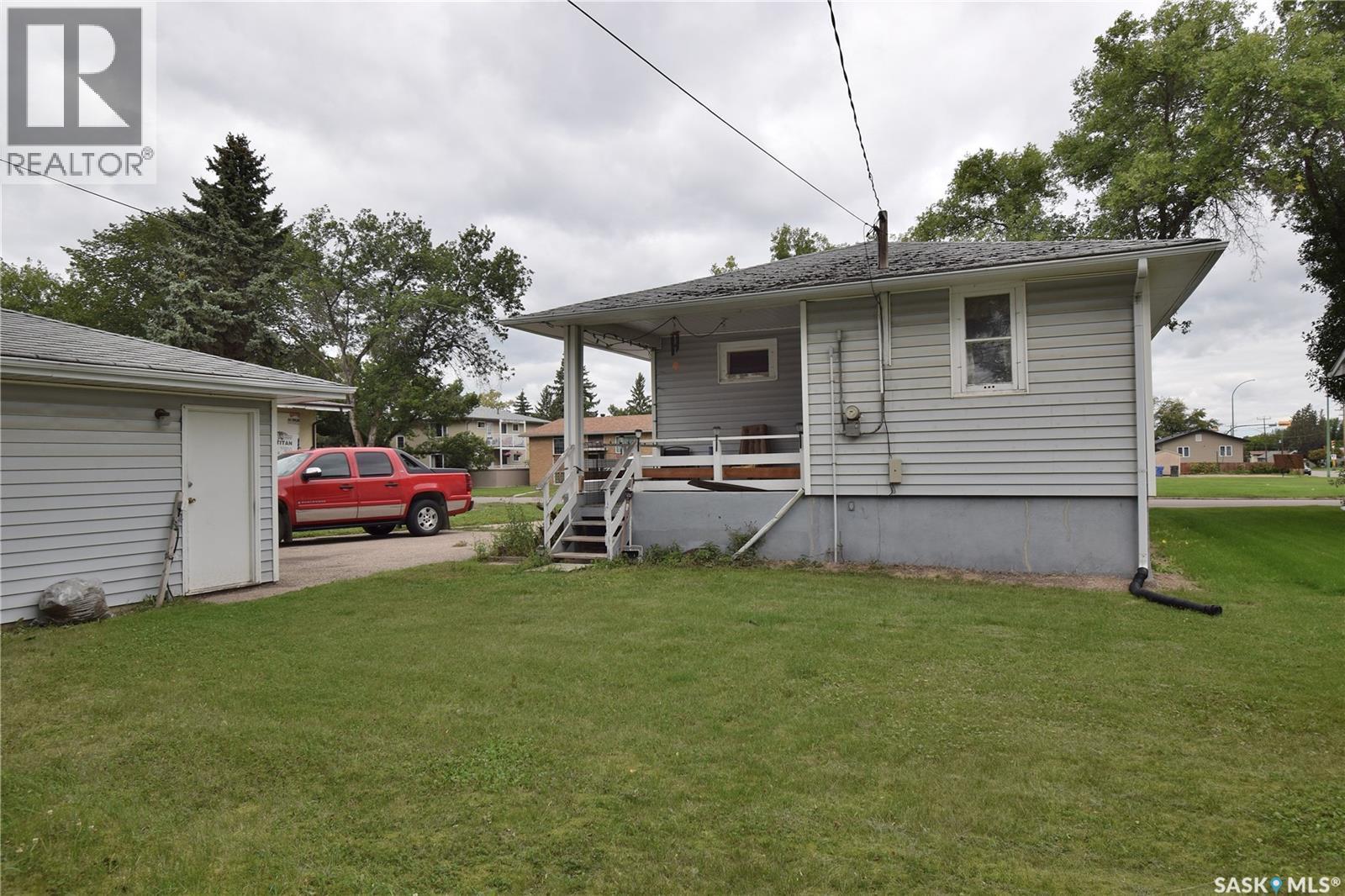 579 25Th Street E, Prince Albert, SK - Outdoor