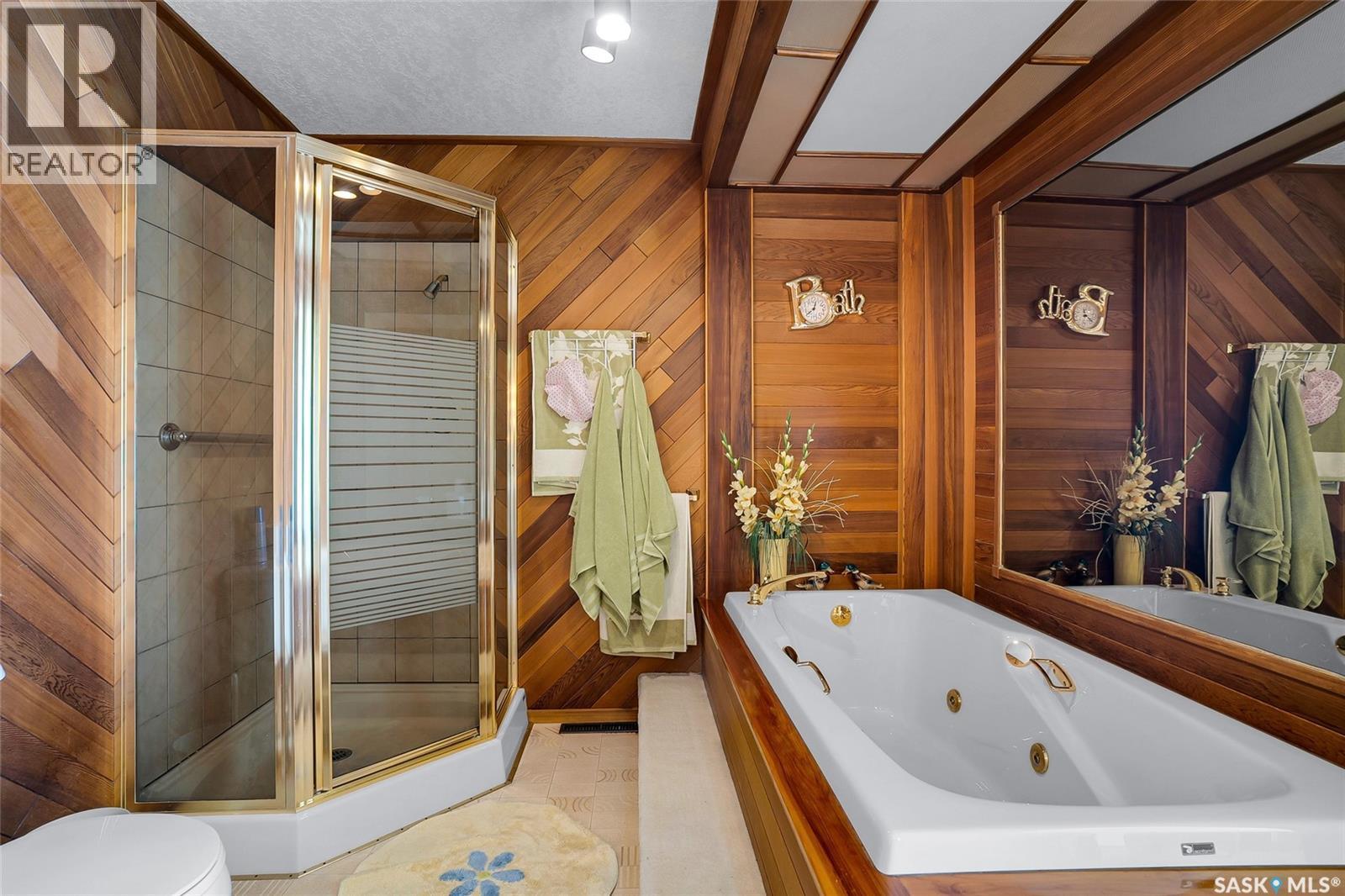 444 Q Avenue N, Saskatoon, SK - Indoor Photo Showing Bathroom