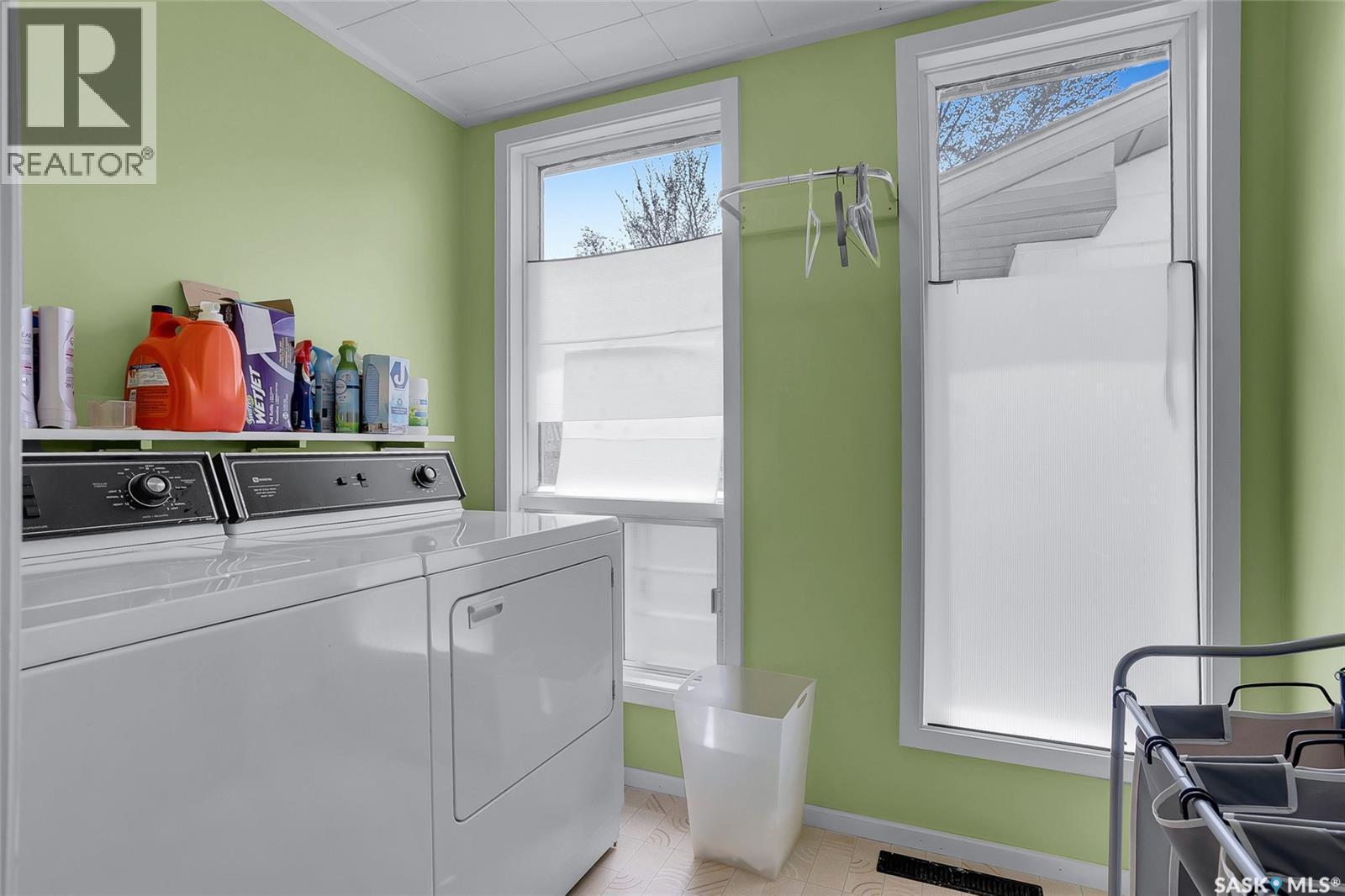 444 Q Avenue N, Saskatoon, SK - Indoor Photo Showing Laundry Room