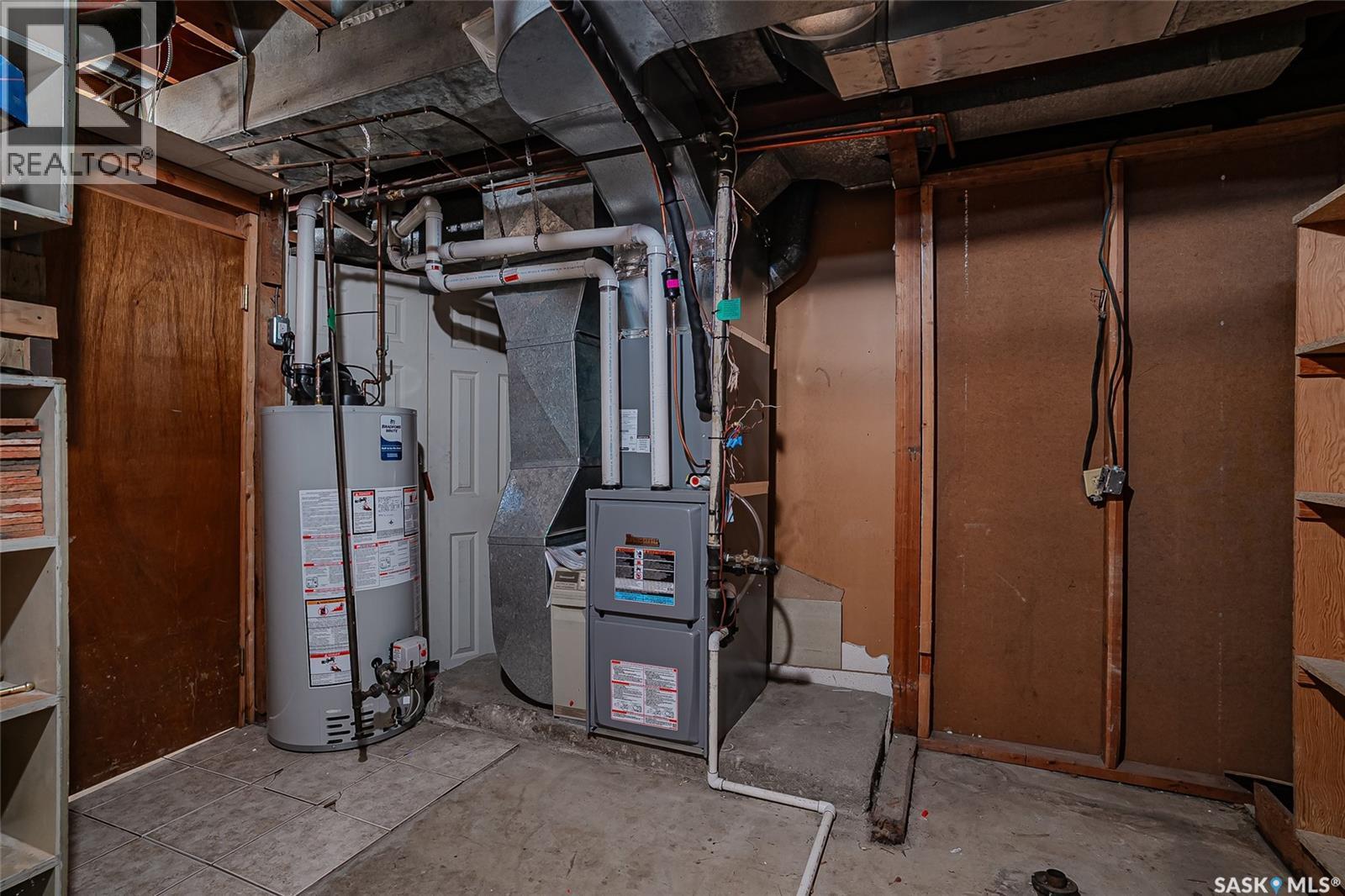 444 Q Avenue N, Saskatoon, SK - Indoor Photo Showing Basement