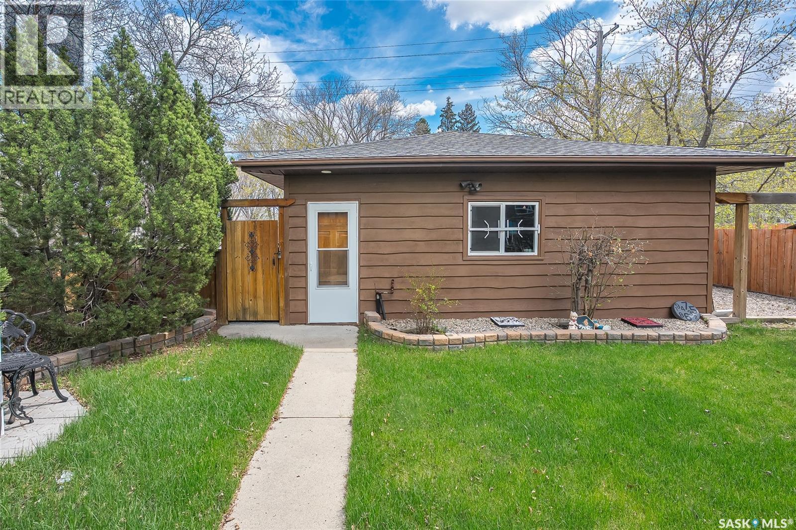 444 Q Avenue N, Saskatoon, SK - Outdoor