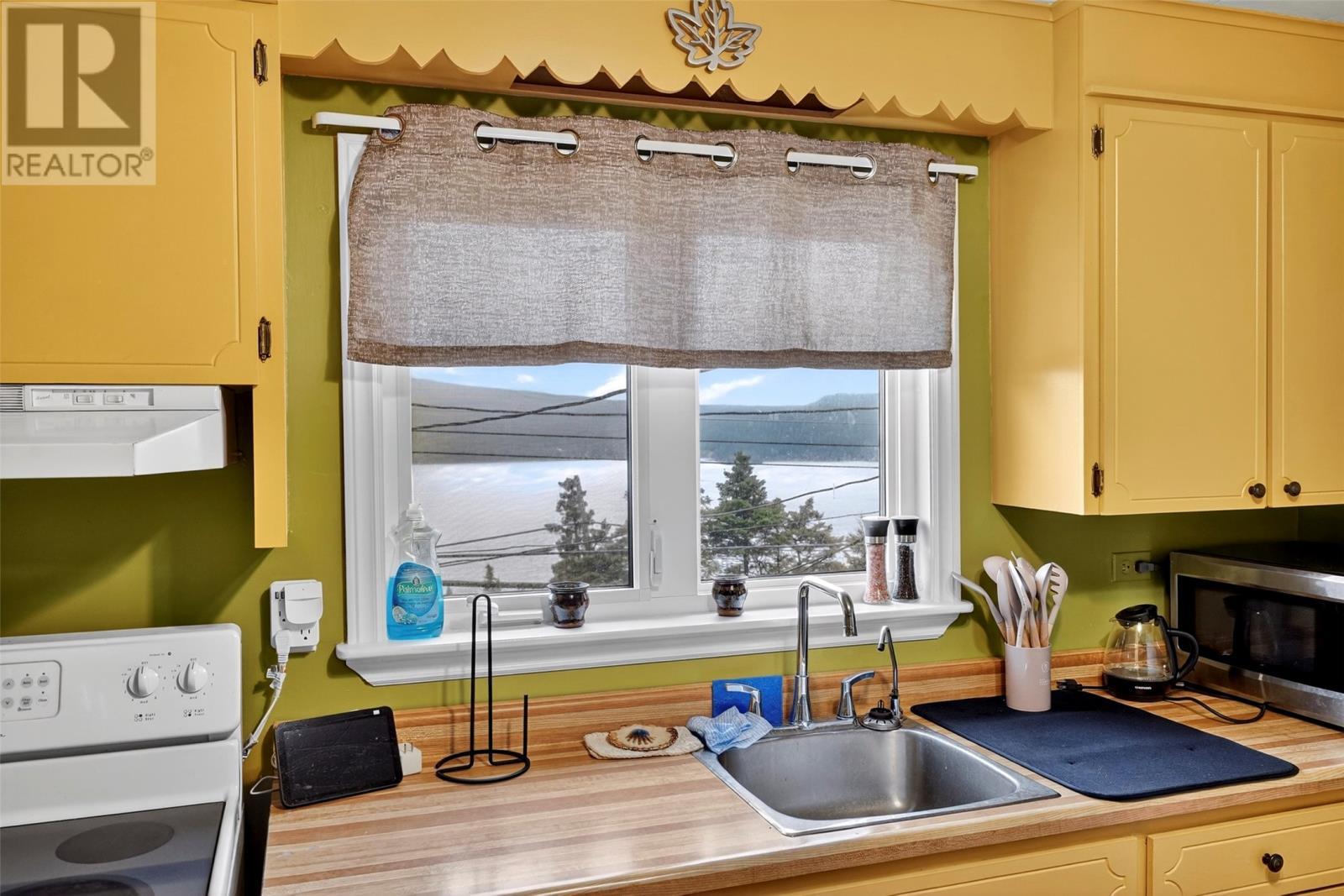 1288 Main Road, Dunville, NL - Indoor Photo Showing Kitchen