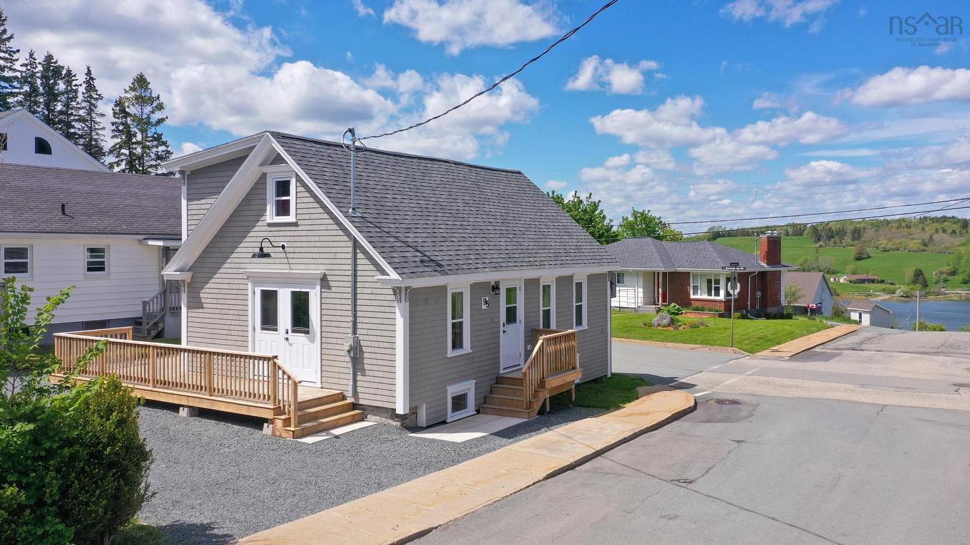 95 Cornwallis Street, Lunenburg, NS