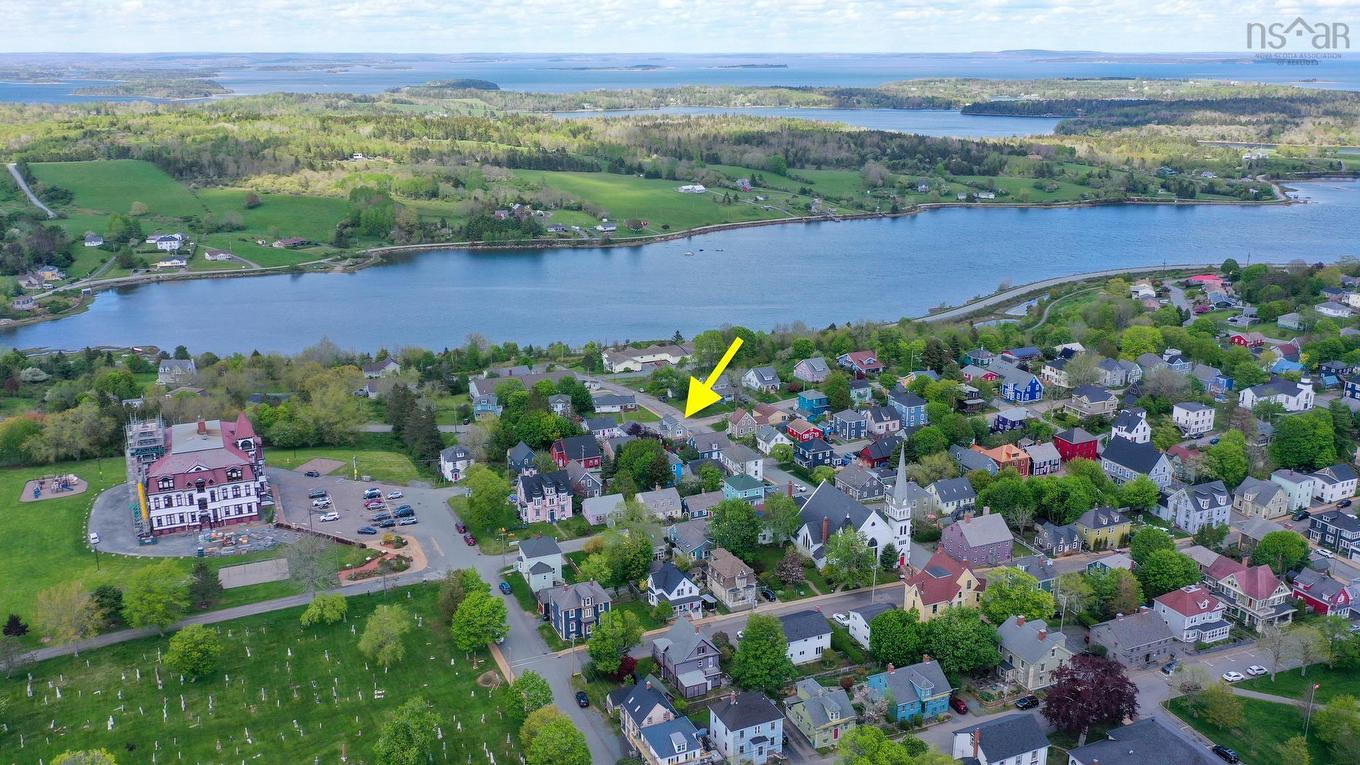 95 Cornwallis Street, Lunenburg, NS