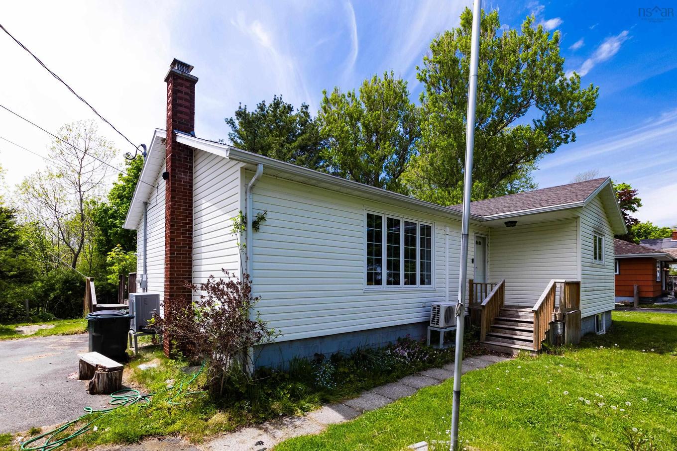 119 Harriet Street, Shelburne, NS