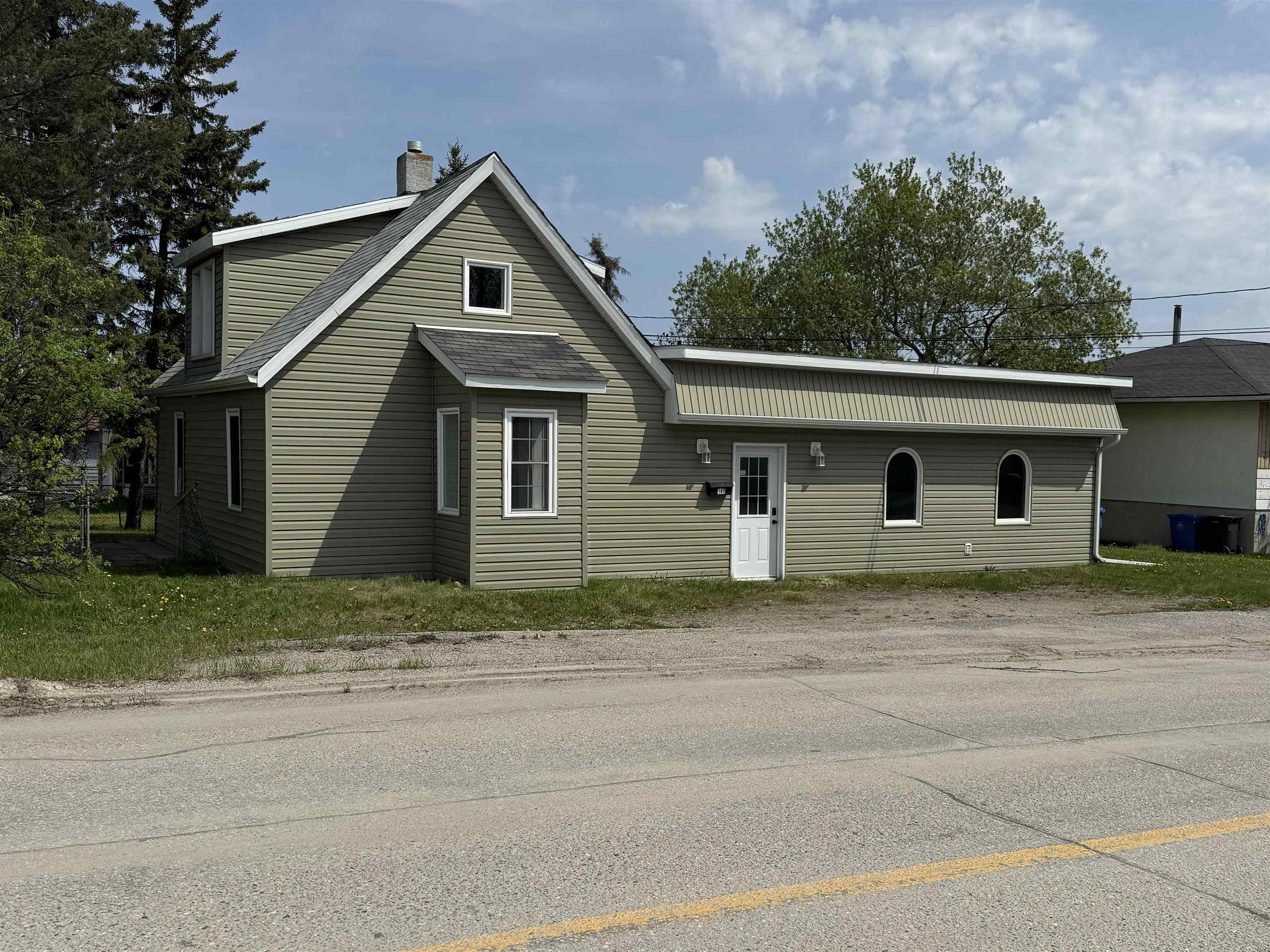 165 Third Street, Dryden, ON - Outdoor