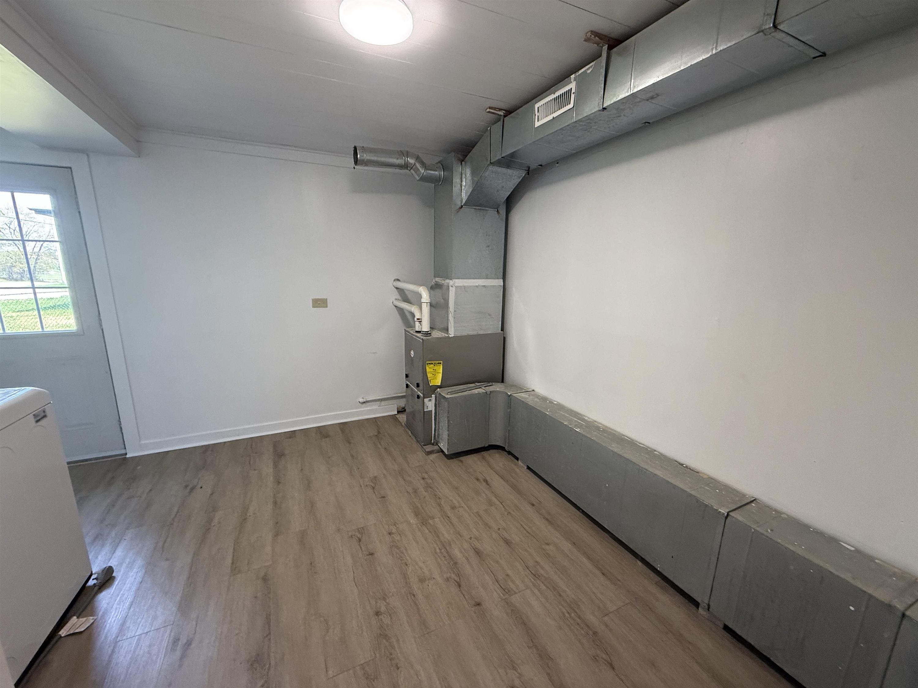 165 Third Street, Dryden, ON - Indoor Photo Showing Garage