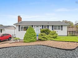 79 Sapphire Crescent Lower Sackville, NS B4C 2T8