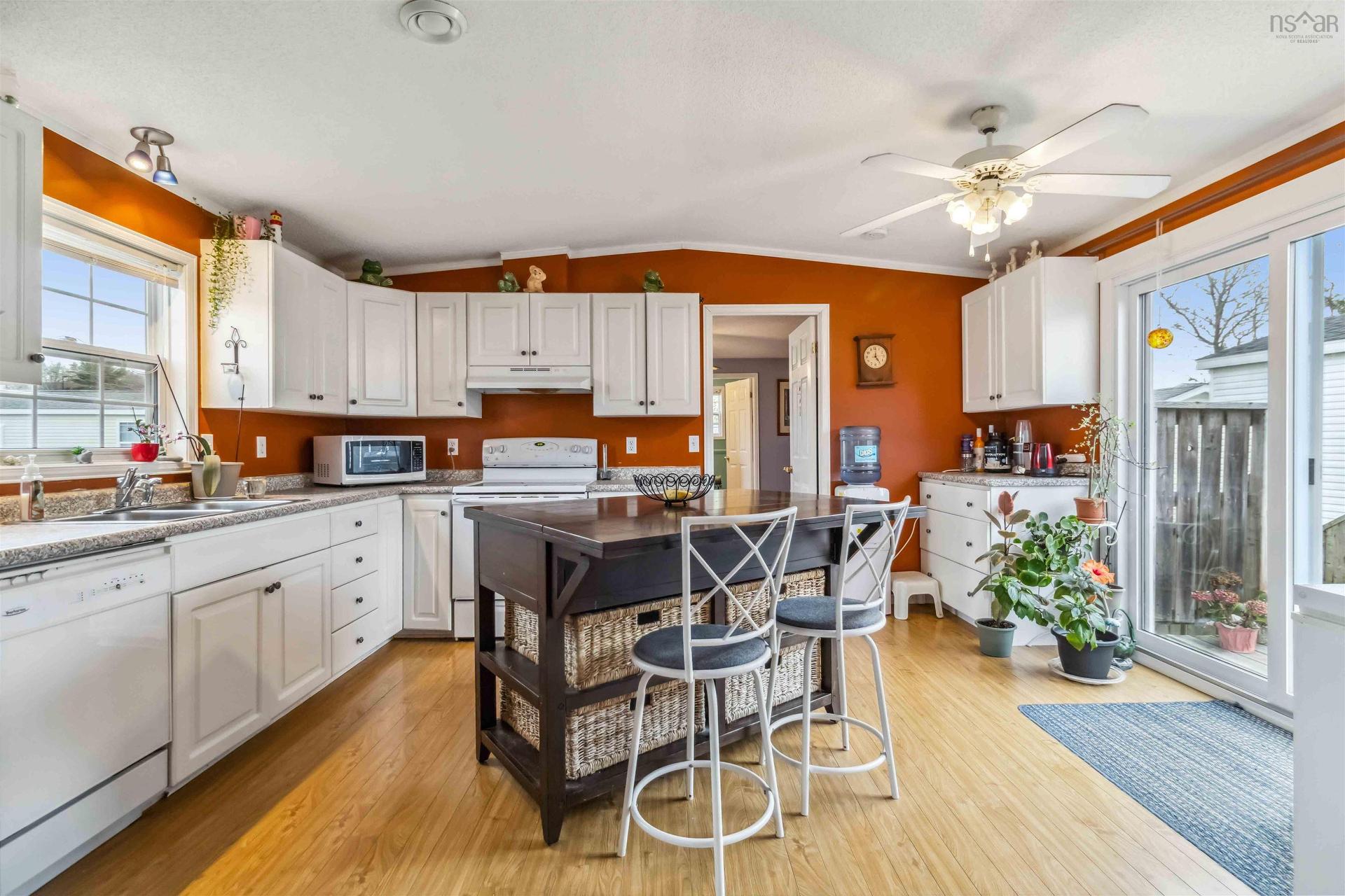 86 Thomson Drive, Bridgewater, NS