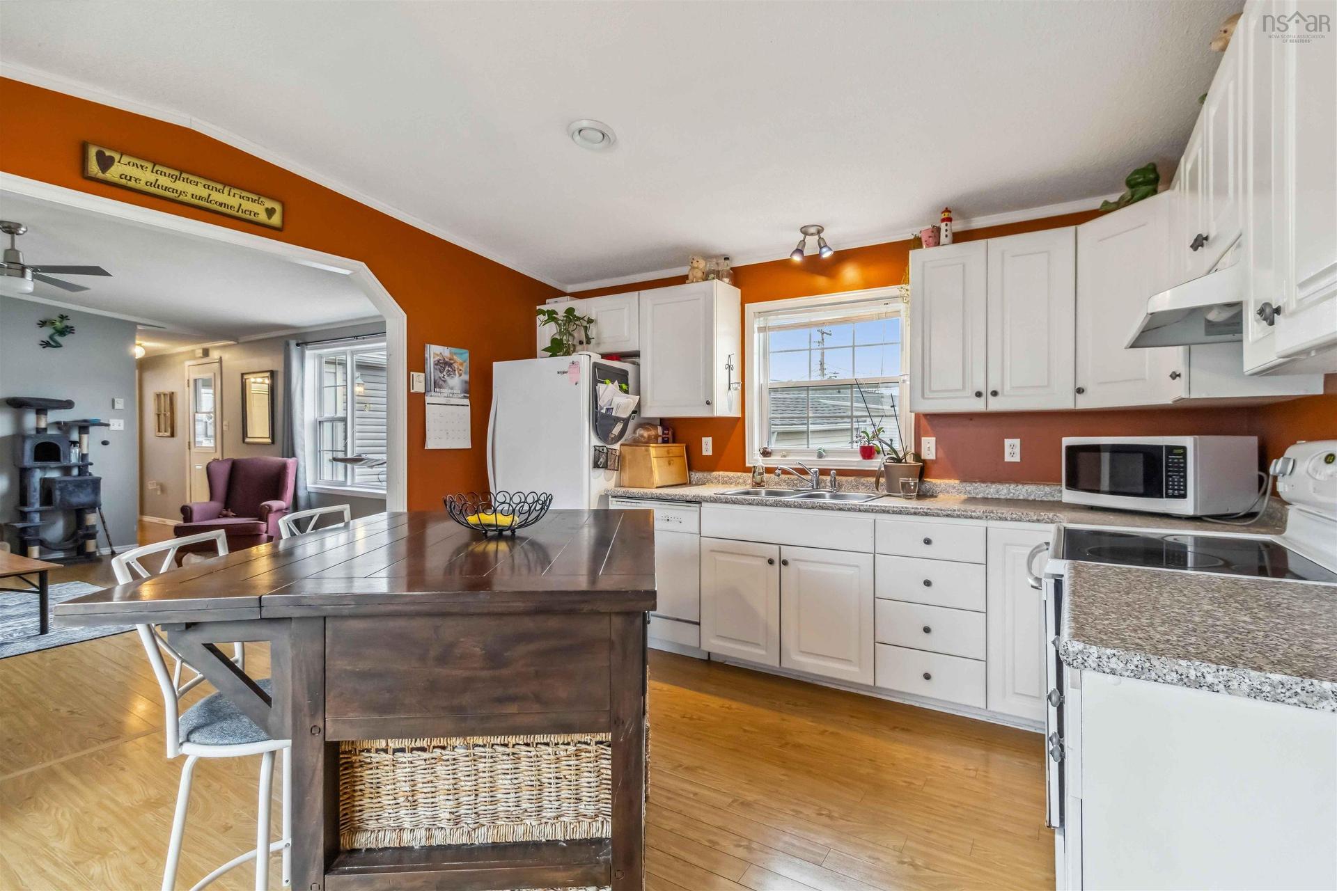 86 Thomson Drive, Bridgewater, NS