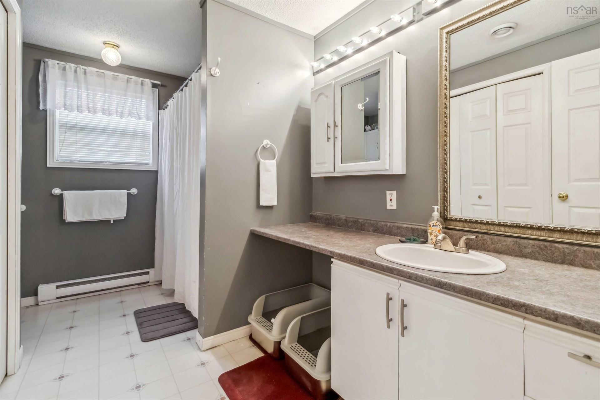 86 Thomson Drive, Bridgewater, NS