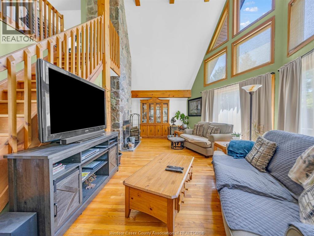 3315 3Rd Concession, Harrow, ON - Indoor Photo Showing Living Room