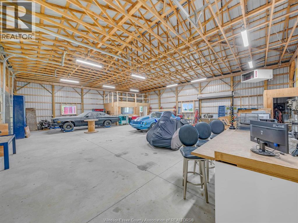 3315 3Rd Concession, Harrow, ON - Indoor Photo Showing Garage