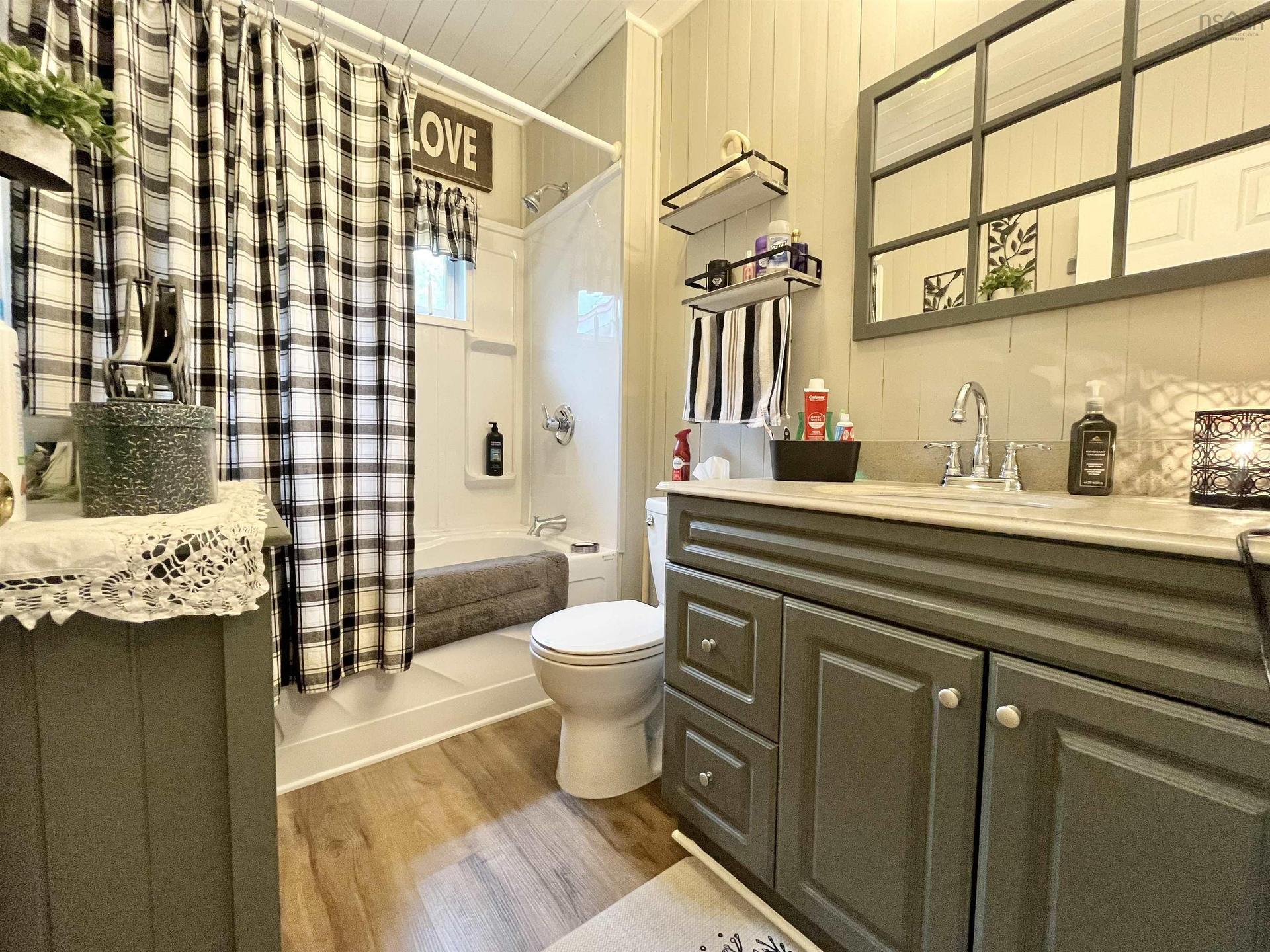 10949 2 Highway, Mapleton, NS