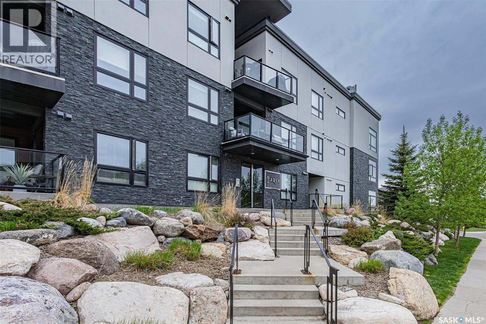 307 225 Maningas Bend, Saskatoon, SK - Outdoor