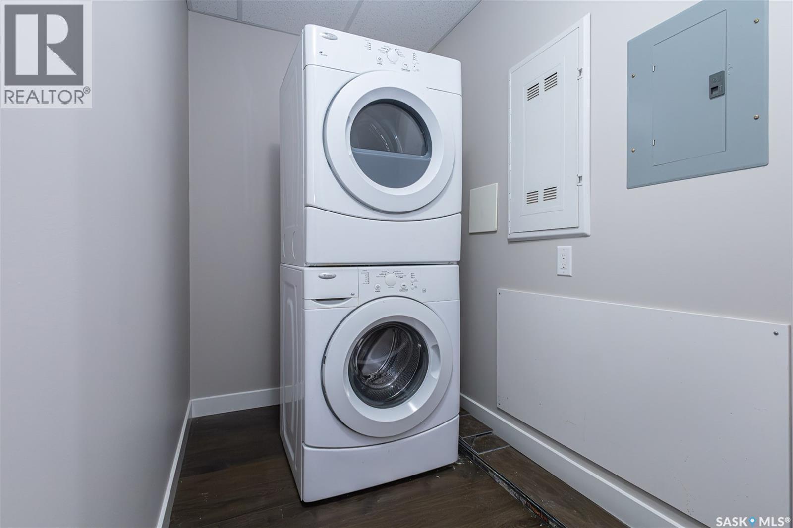 307 225 Maningas Bend, Saskatoon, SK - Indoor Photo Showing Laundry Room
