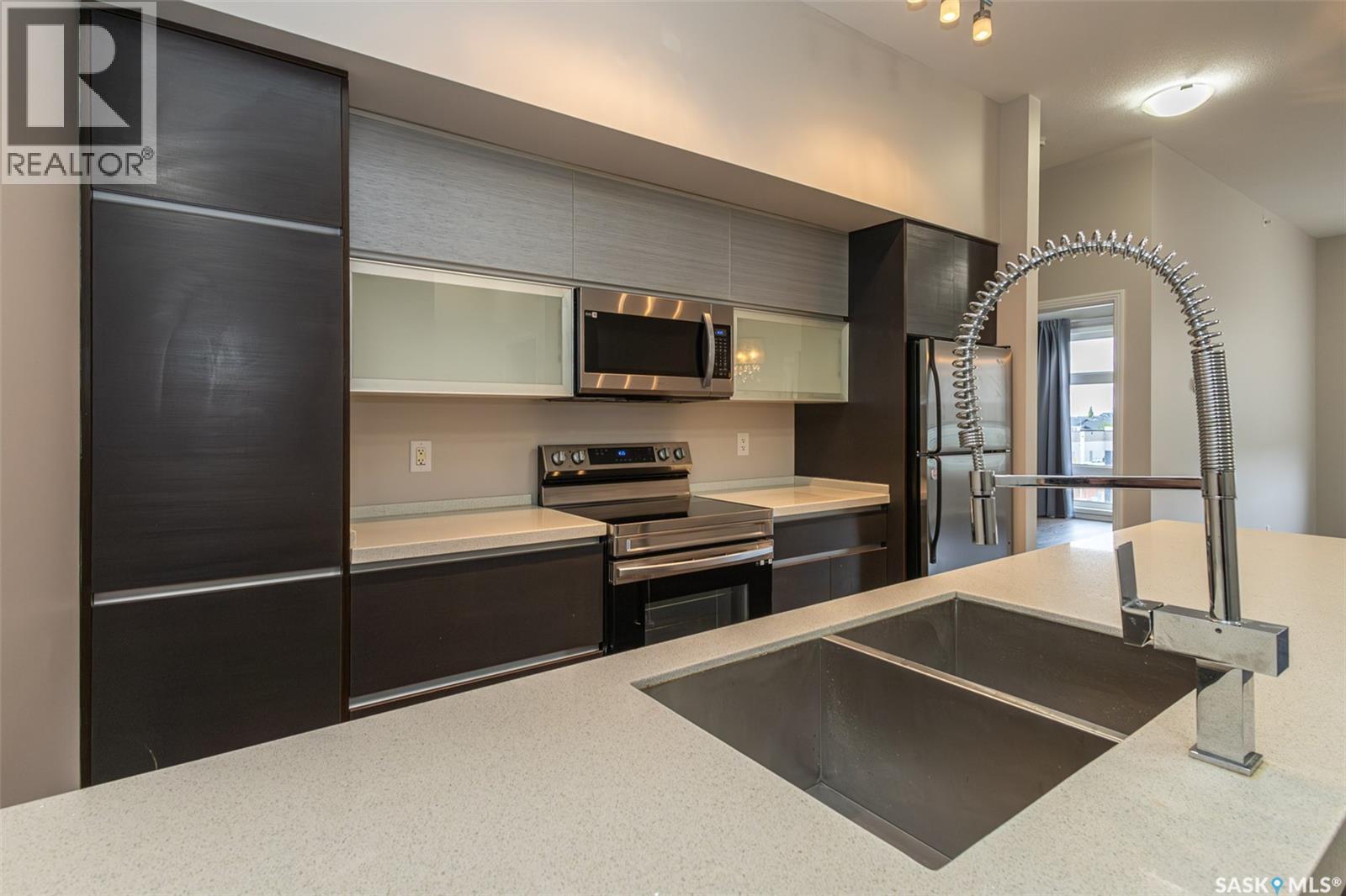 307 225 Maningas Bend, Saskatoon, SK - Indoor Photo Showing Kitchen