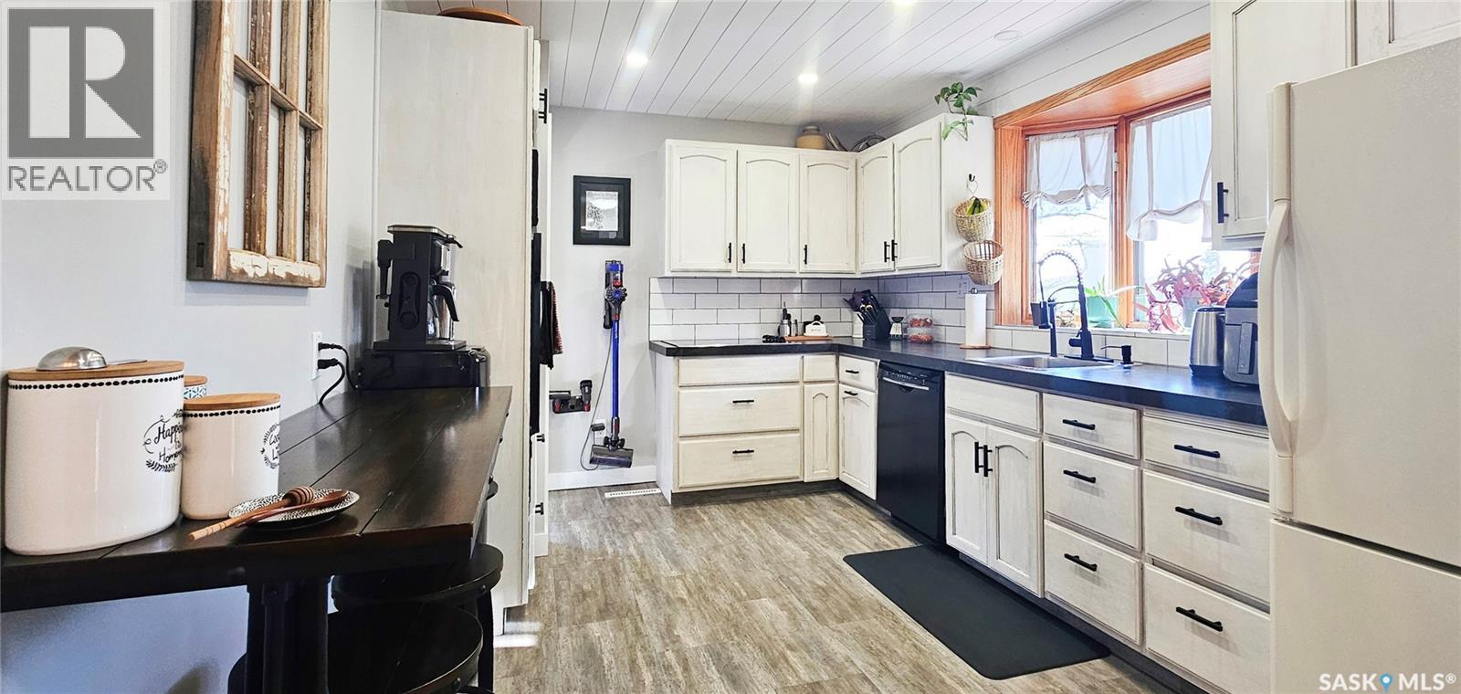 1406 Ashley Drive, Swift Current, SK - Indoor Photo Showing Other Room