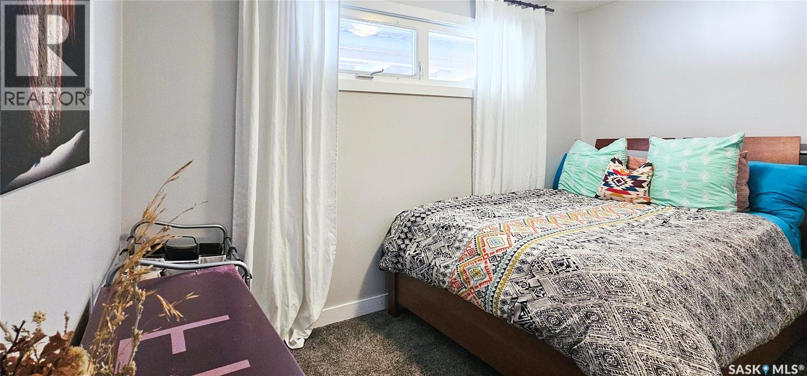 1406 Ashley Drive, Swift Current, SK - Indoor Photo Showing Bedroom
