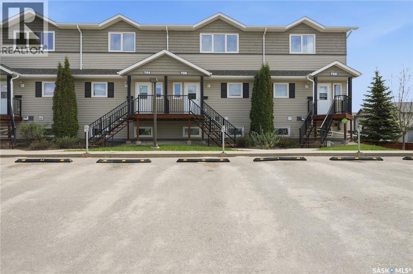 705 1022 Hampton Circle, Saskatoon, SK - Outdoor With Facade
