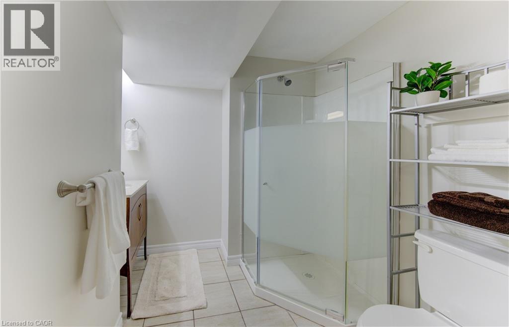 190 Natchez Road, Kitchener, ON - Indoor Photo Showing Bathroom