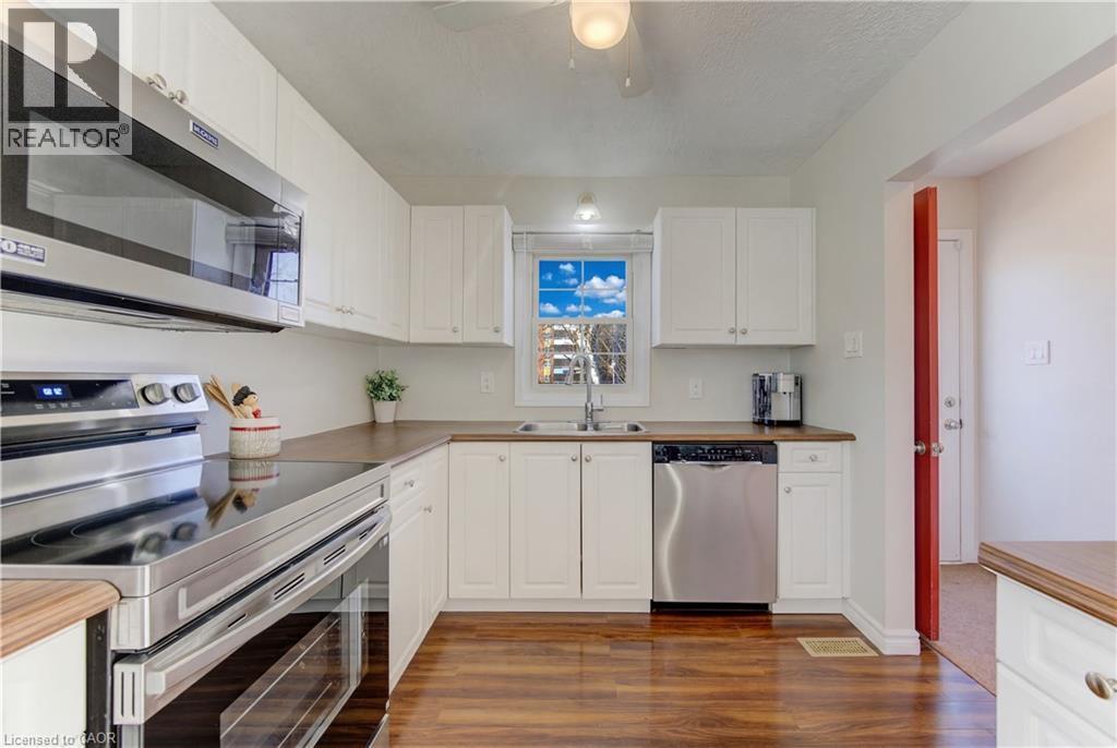 190 Natchez Road, Kitchener, ON - Indoor Photo Showing Kitchen With Stainless Steel Kitchen With Double Sink