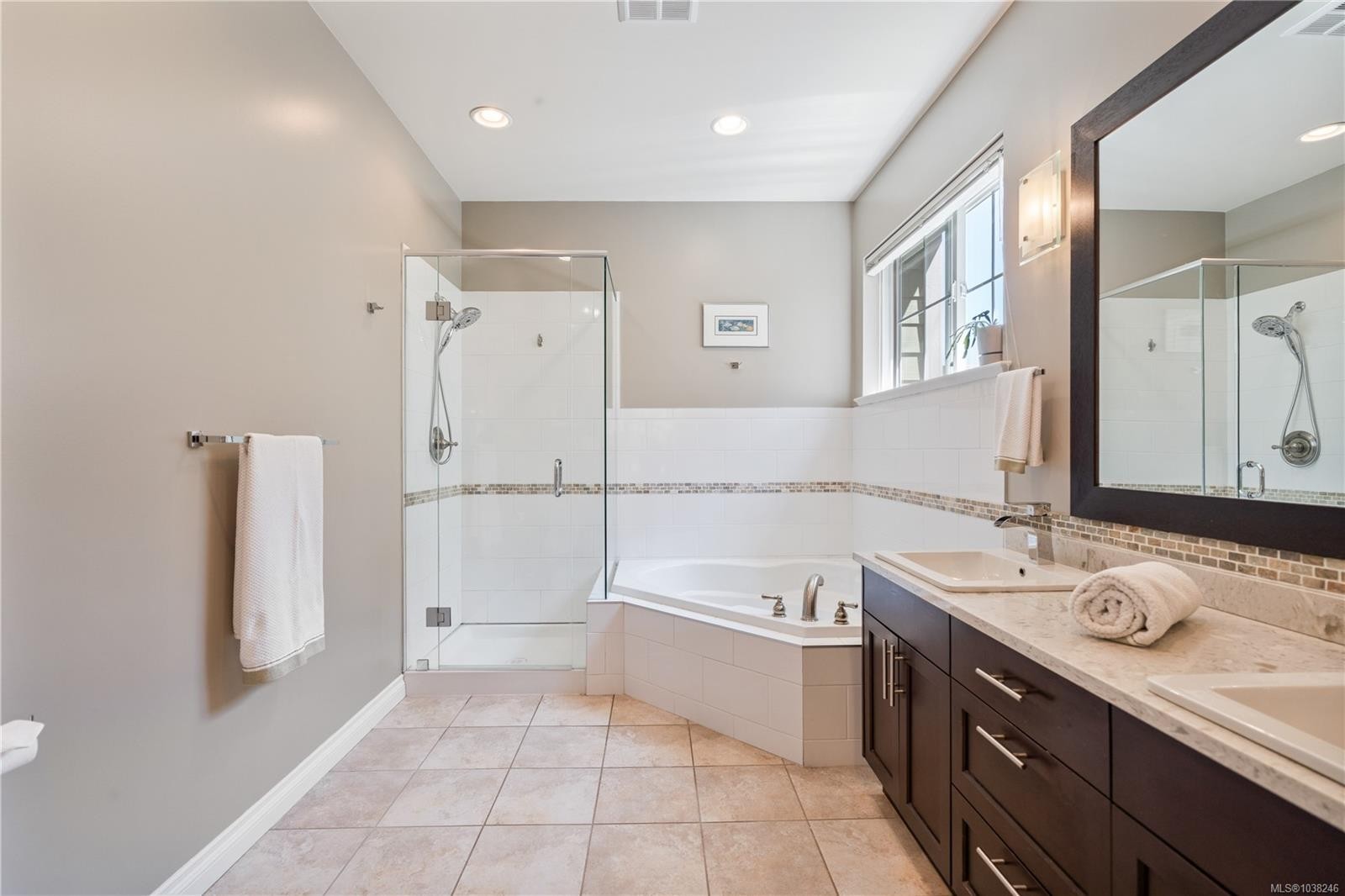 #122-945 Bear Mountain Pkwy, Langford, BC