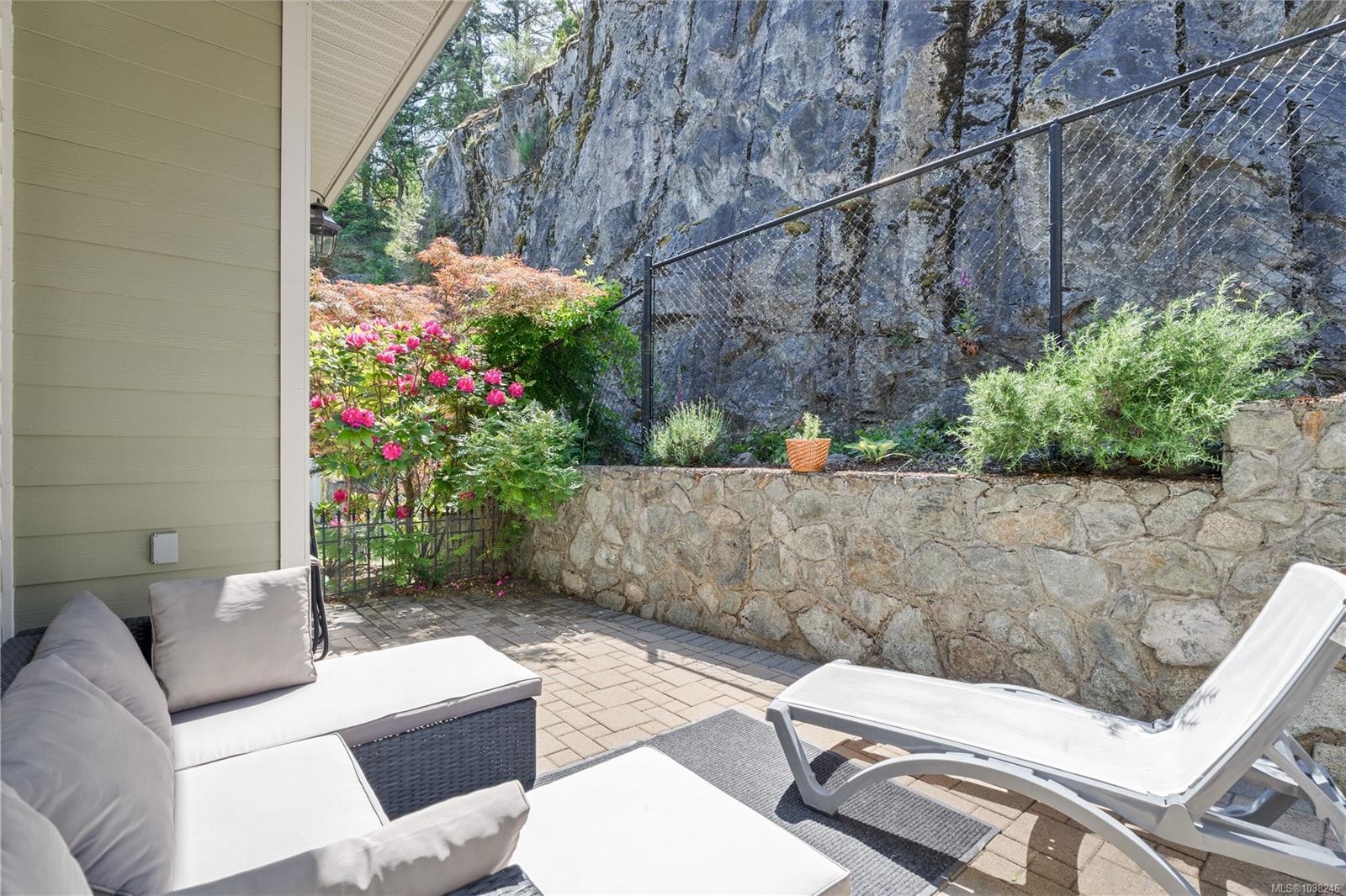 #122-945 Bear Mountain Pkwy, Langford, BC