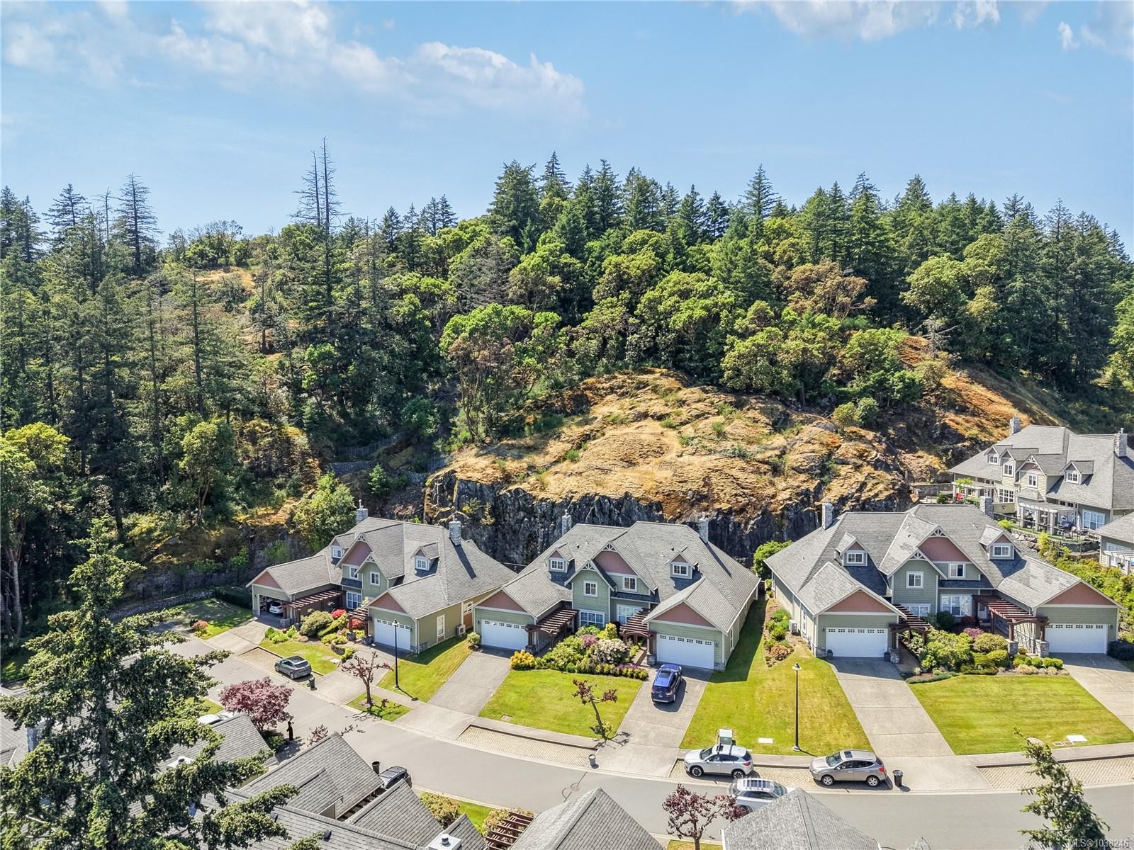 #122-945 Bear Mountain Pkwy, Langford, BC