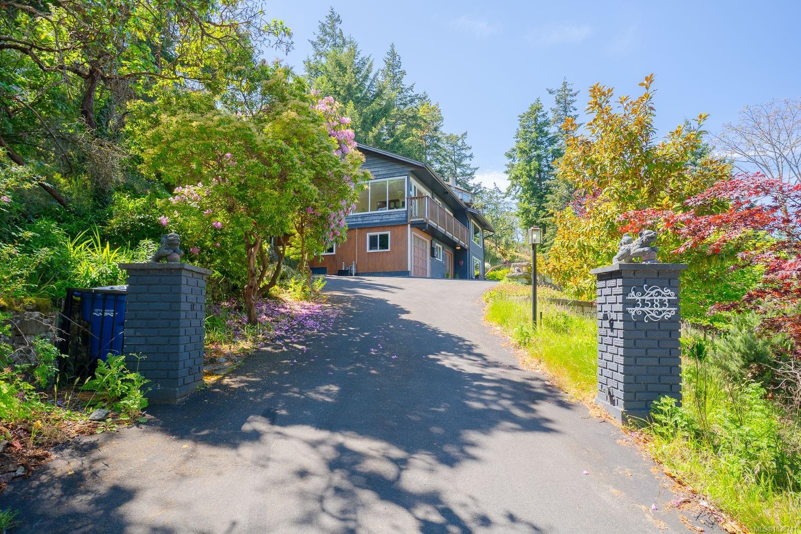 3583 Hammond Bay Rd, Nanaimo, BC