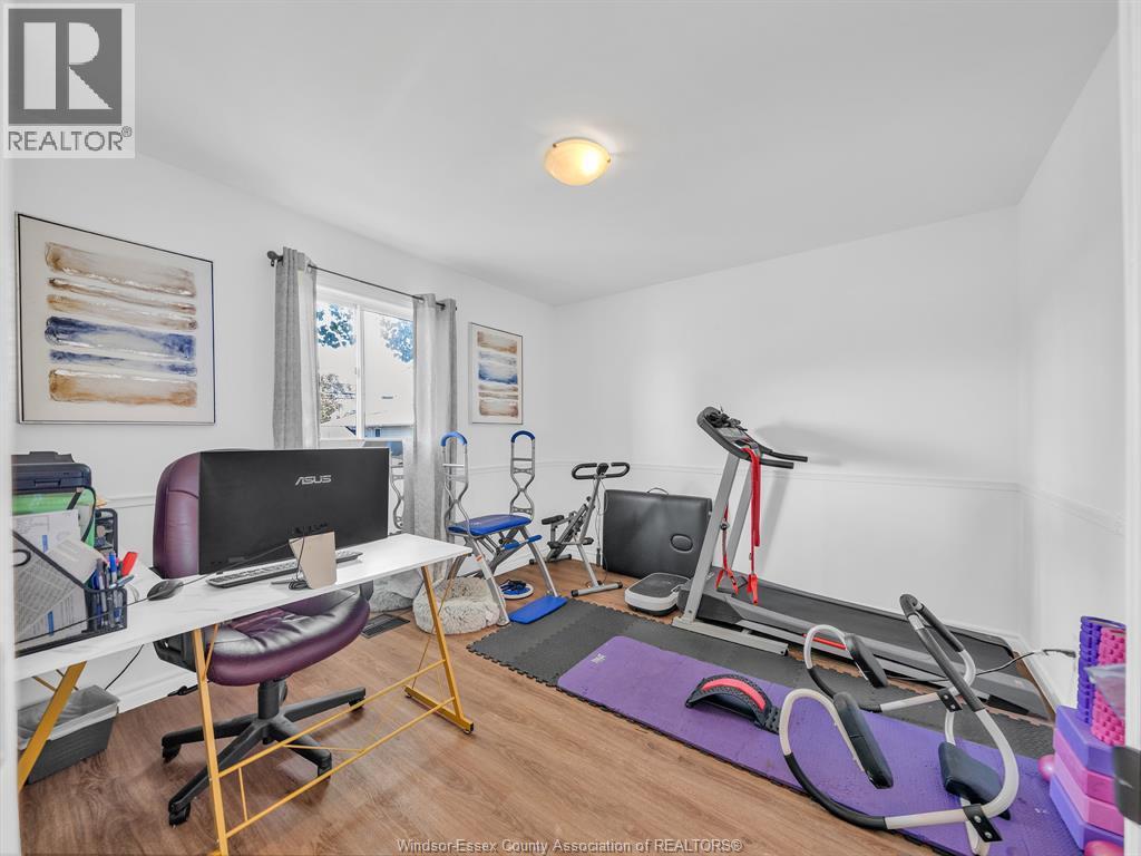2115 Longfellow, Windsor, ON - Indoor